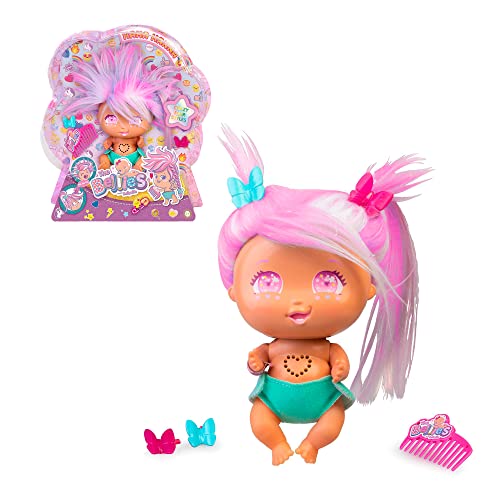 The Bellies from Bellyville - Bellie HaHa Hanna, muñeca bebé traviesa con risa divertida, con pelo de color rosa largo y suave, para peinar con el peine y accesorios del juguete, Famosa (700017351)