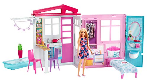 Barbie - Casa amueblada pleglable con cocina, piscina, dormitorio y lavabo con muñeca rubia, Embalaje sostenible, edad recomendada 3 años y más (Mattel GWY84), Exclusivo en Amazon
